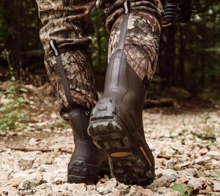 Men's work & safety boots with a reflective strip for low - light visibilityMuck Woody Max Mossy Oak Break Up Men's work & safety boots with a reflective strip for low - light visibilityMuck Woody Max Mossy Oak Break Up