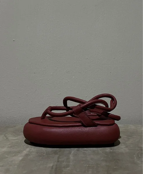 Men's sandals with a stretchy strap for a better fit KKERELE Siri Leather Oval Platform Sole Sandal Men's sandals with a stretchy strap for a better fit KKERELE Siri Leather Oval Platform Sole Sandal