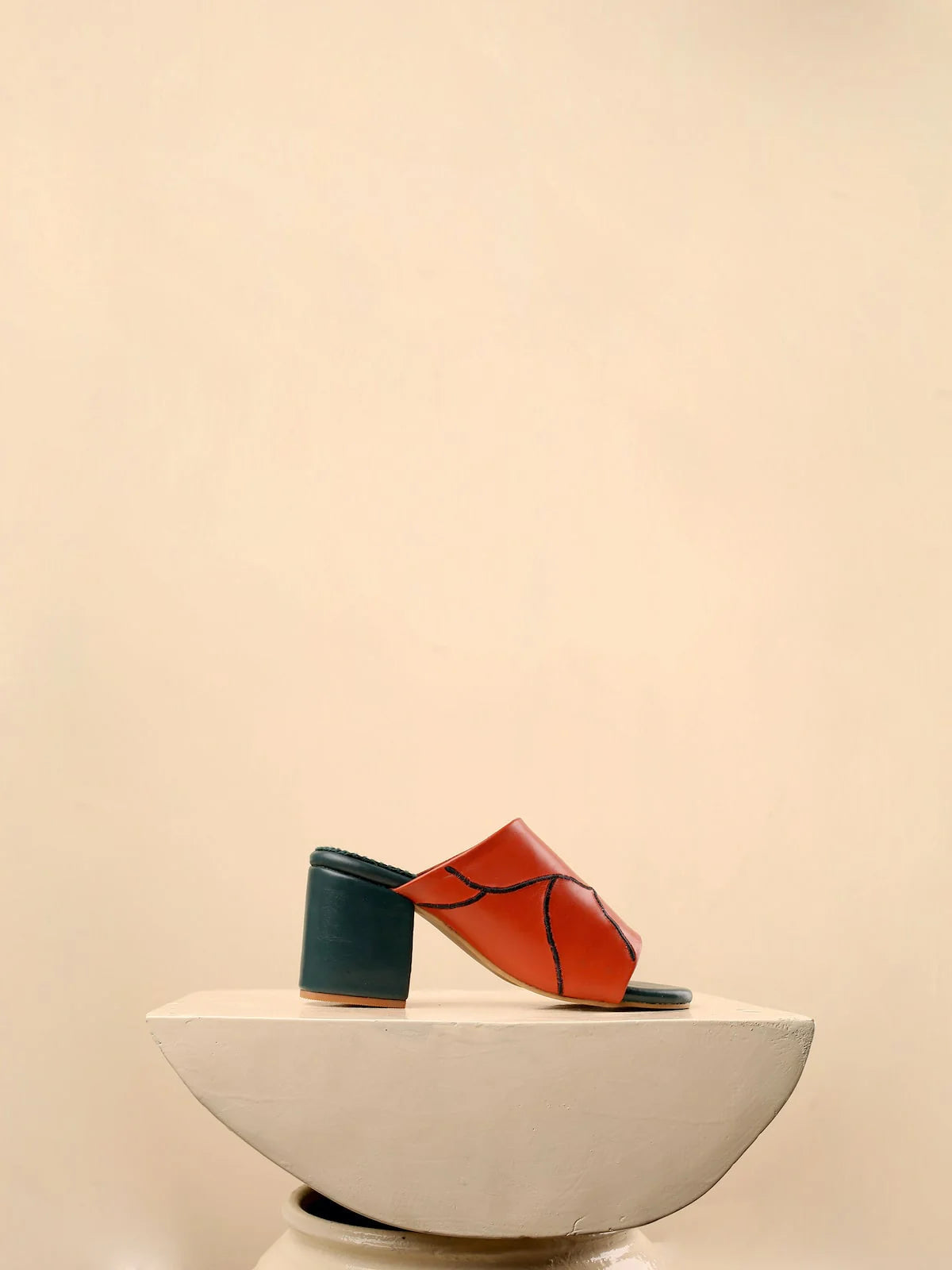 Men's sandals with a toe post design Maliko Mo Sandals with Leather upper, leather insole, leather lining, and rubber outsole Men's sandals with a toe post design Maliko Mo Sandals with Leather upper, leather insole, leather lining, and rubber outsole