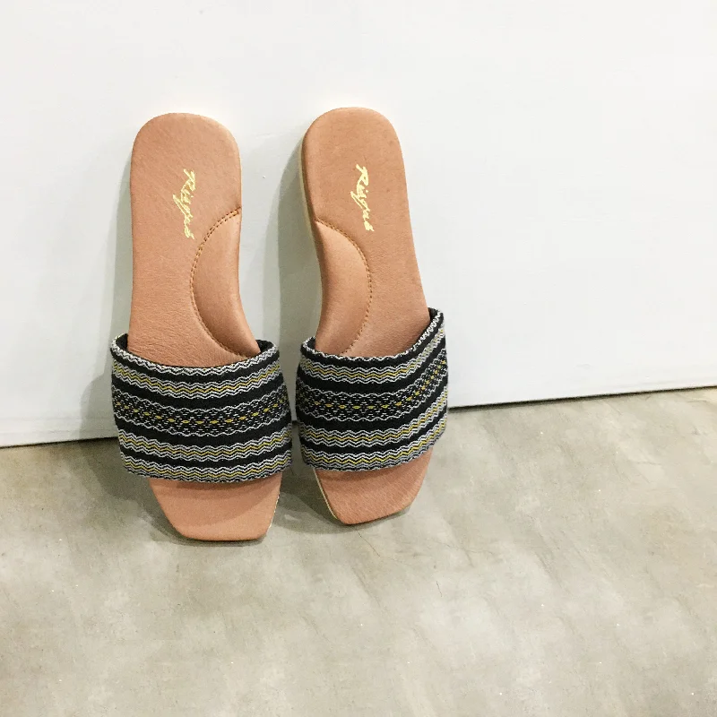 Men's sandals with a pointed toe for a stylish look Isabela Slides