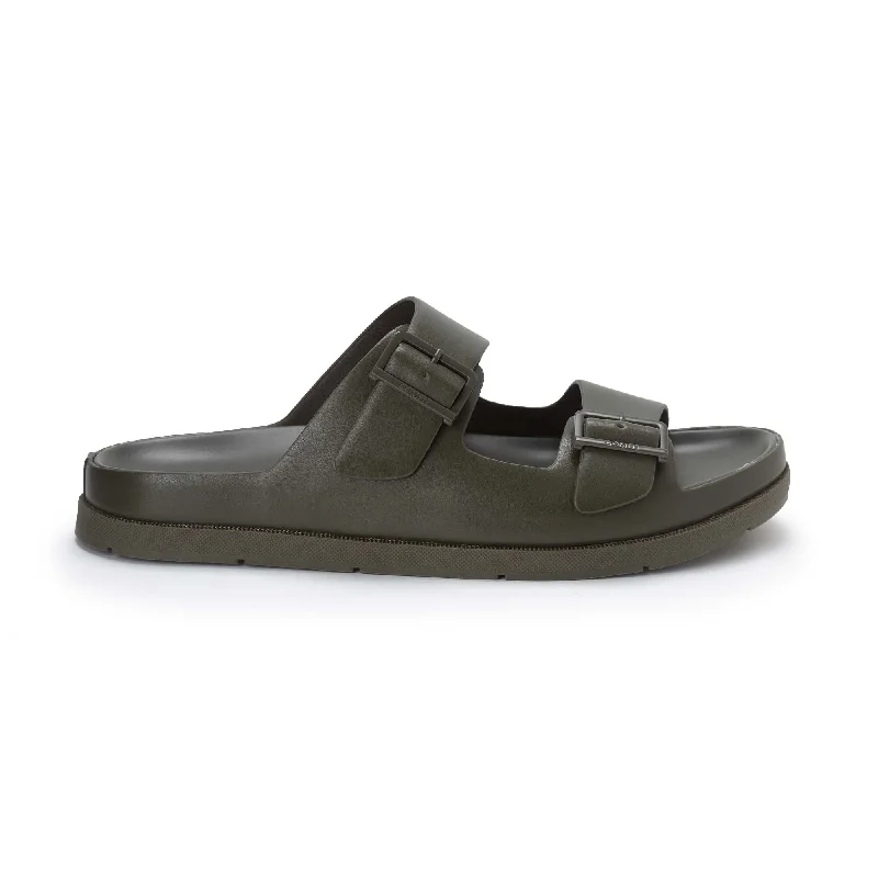 Men's sandals in a neutral color like black or brown BATA Comfit Men Slides Sandford 801X133 Men's sandals in a neutral color like black or brown BATA Comfit Men Slides Sandford 801X133