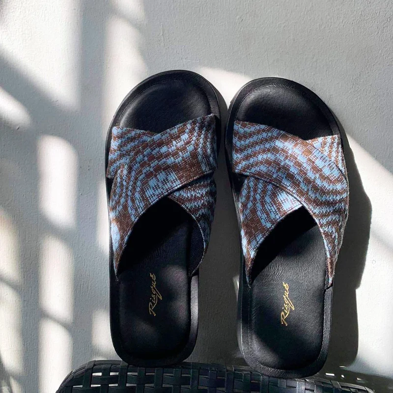 Men's sandals with a pointed toe for a stylish look Cross Straps (Brown&Blue)