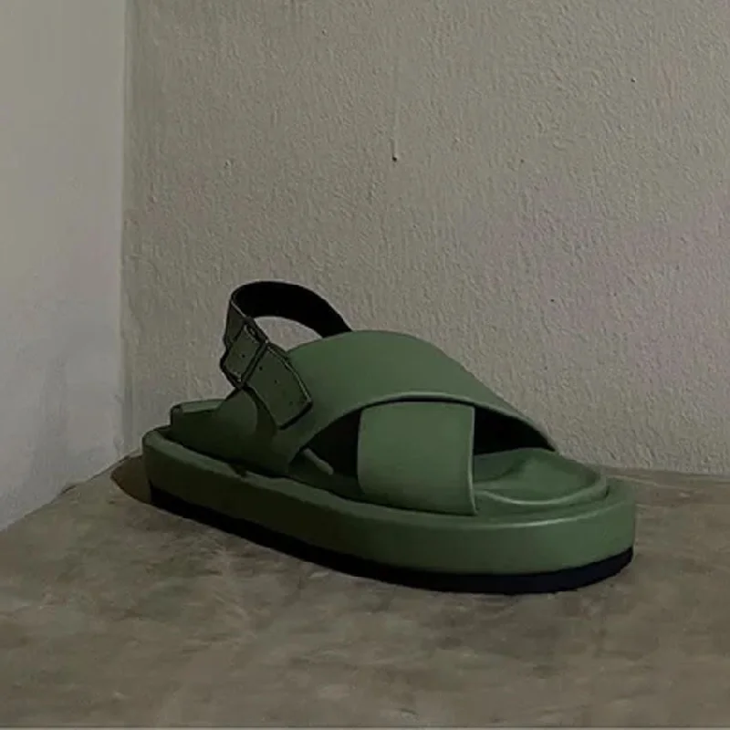 Flip - flop style men's sandals for beach wear Tira Open Toe Buckle Sandals - Green Flip - flop style men's sandals for beach wear Tira Open Toe Buckle Sandals - Green