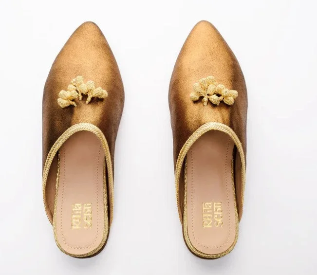 Men's sandals with a rubber sole for traction Maria III Gold Tanned Lame Mule