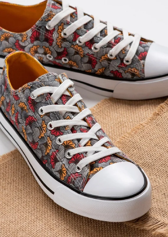 Men's sandals with a flexible sole for easy movement Mikono Mwangaza Sneakers with white laces and a light rubber sole Men's sandals with a flexible sole for easy movement Mikono Mwangaza Sneakers with white laces and a light rubber sole