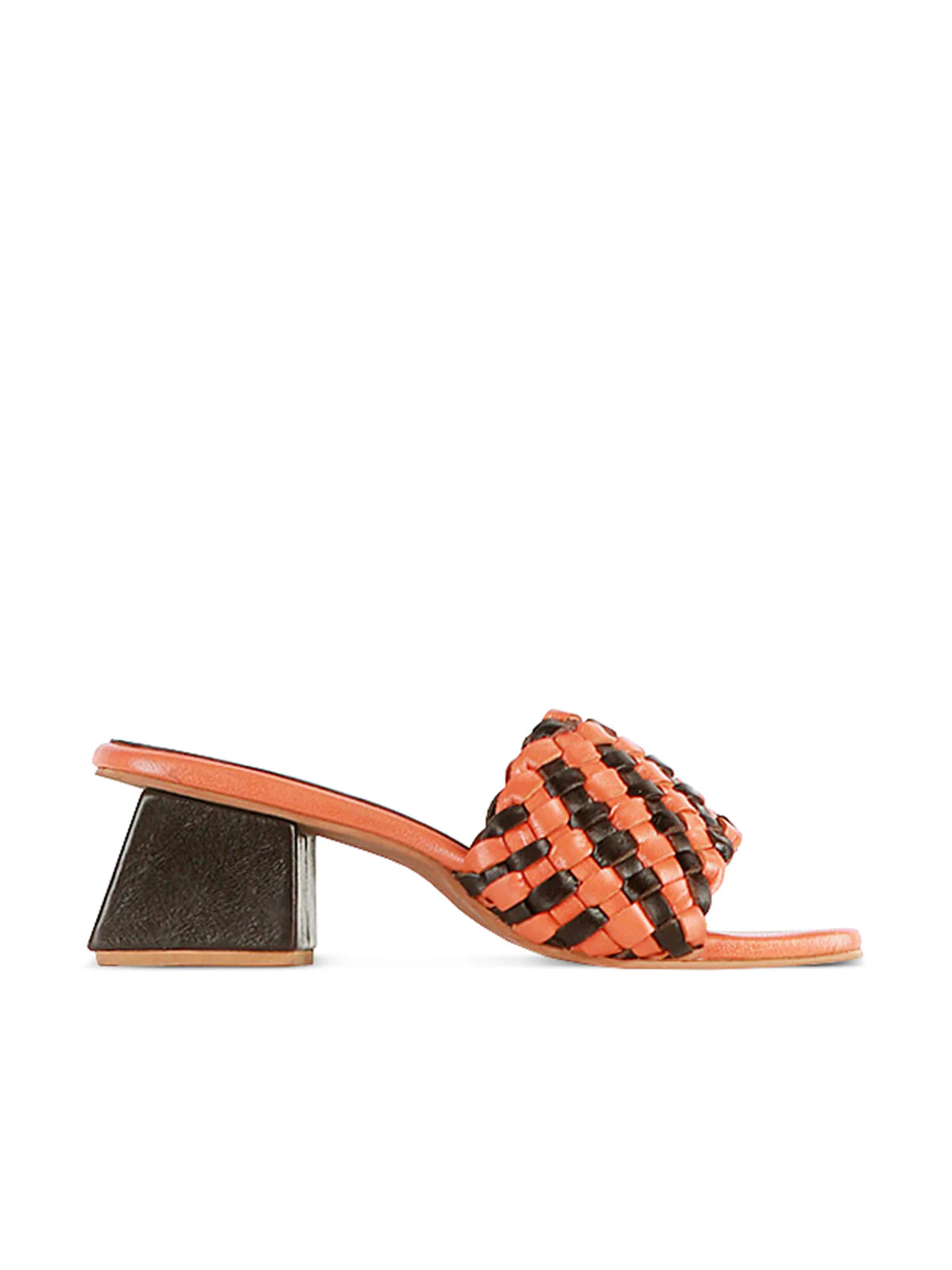 Men's sandals with a perforated leather upper for ventilation Maliko Chi Sandals with leather upper and lining Men's sandals with a perforated leather upper for ventilation Maliko Chi Sandals with leather upper and lining