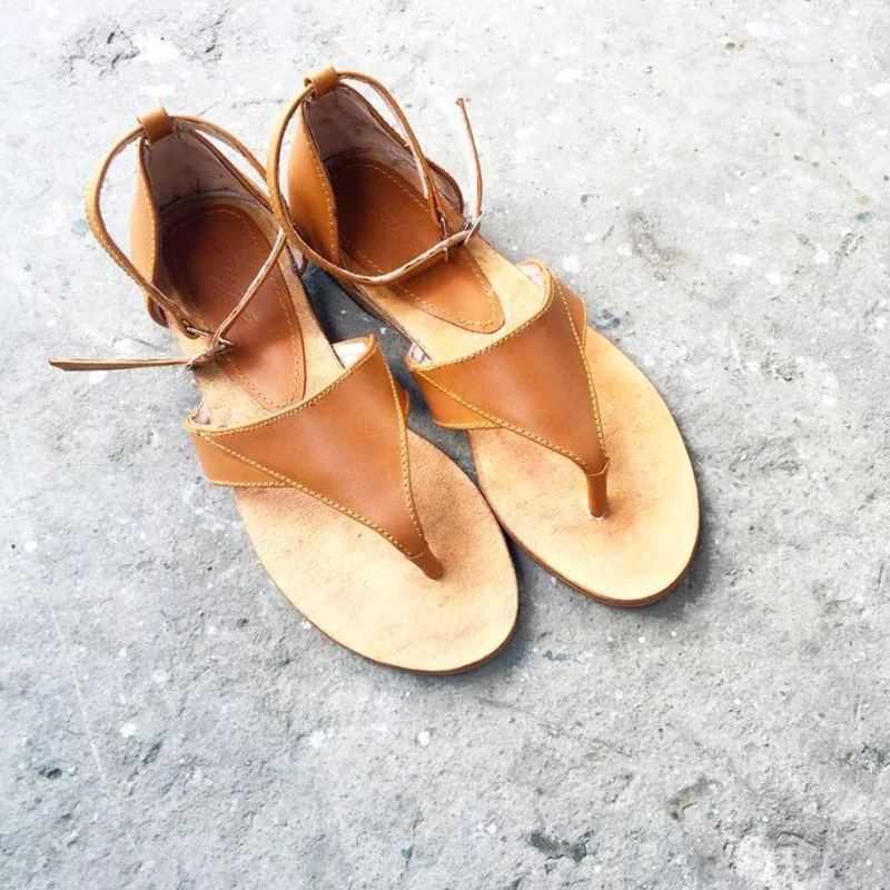 Men's sandals with a toe post design Toe Sandals