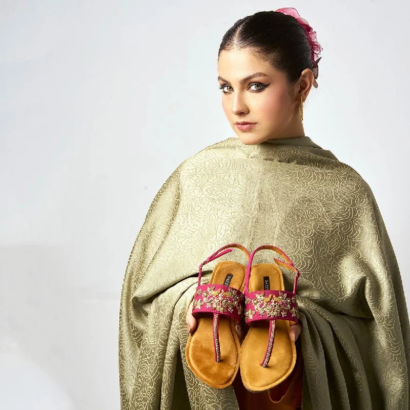 Men's sandals with a buckle closure Roshni
