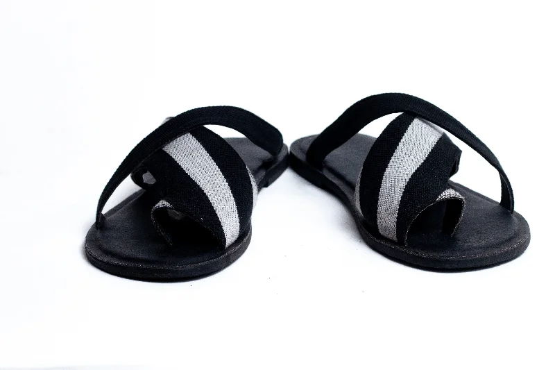 Men's sandals with a perforated leather upper for ventilation Atona Black and White Criss-Cross Slippers Men's sandals with a perforated leather upper for ventilation Atona Black and White Criss-Cross Slippers