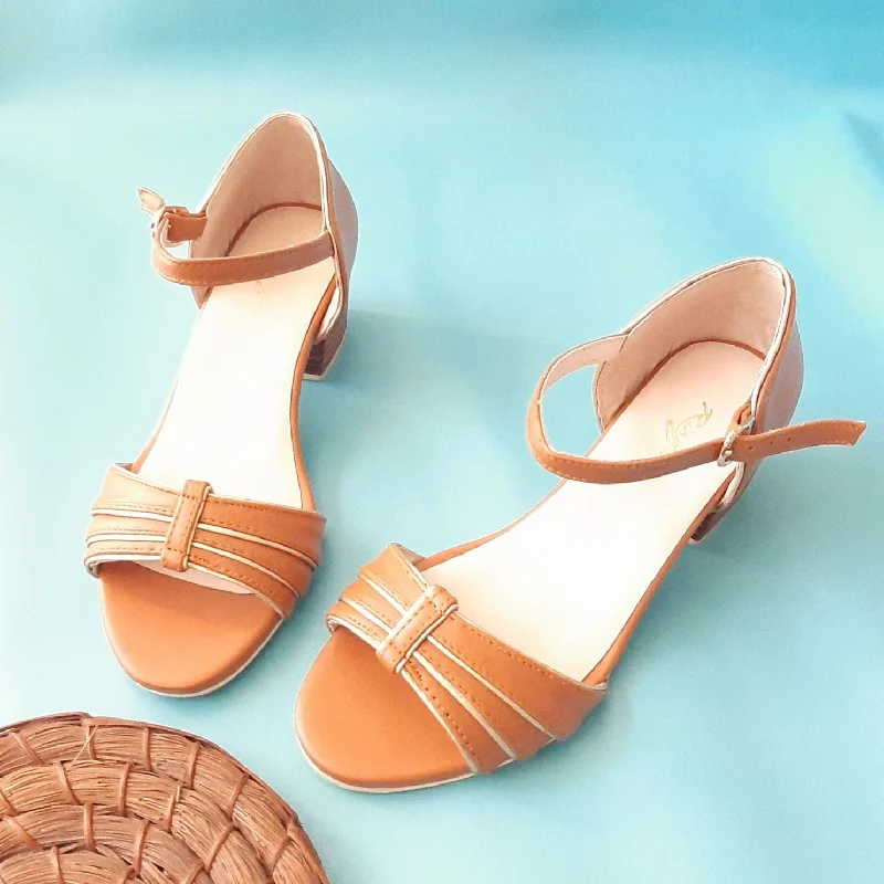 Men's sandals with a perforated leather upper for ventilation Kristen Vintage Heels