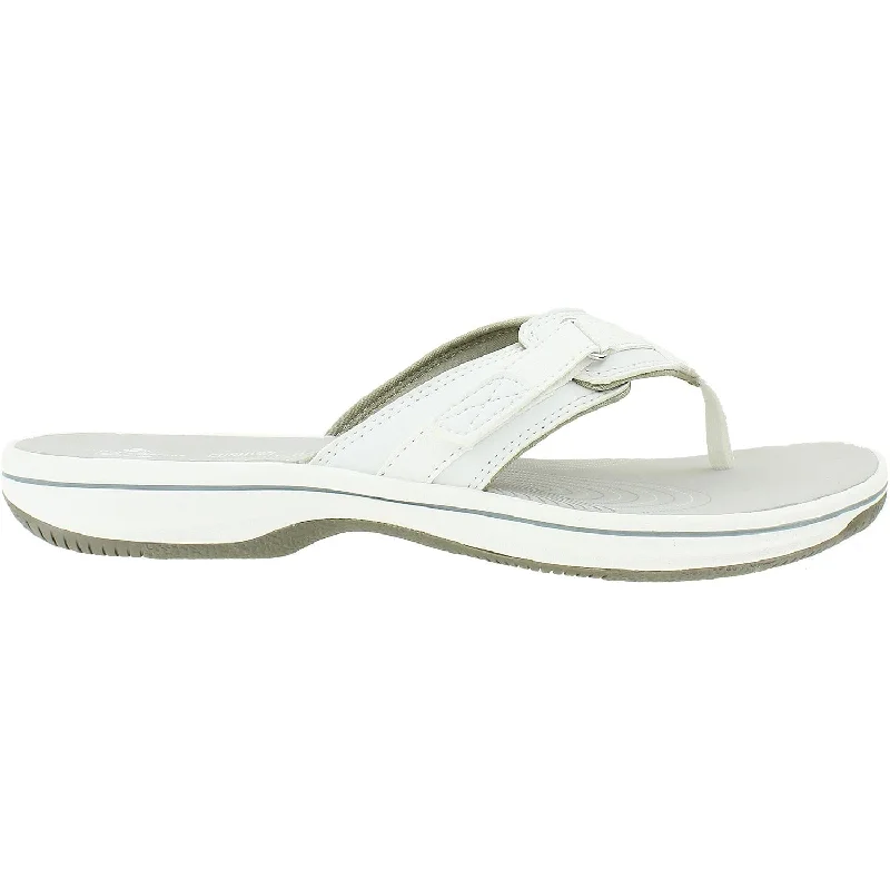 Men's sandals with a stretchy strap for a better fitWomen's Clarks Cloudsteppers Breeze Sea White Synthetic