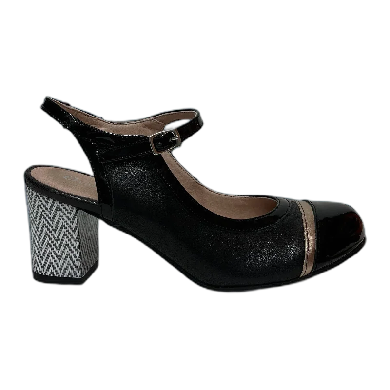 Men's sandals in a neutral color like black or brownRodin Sling D9093