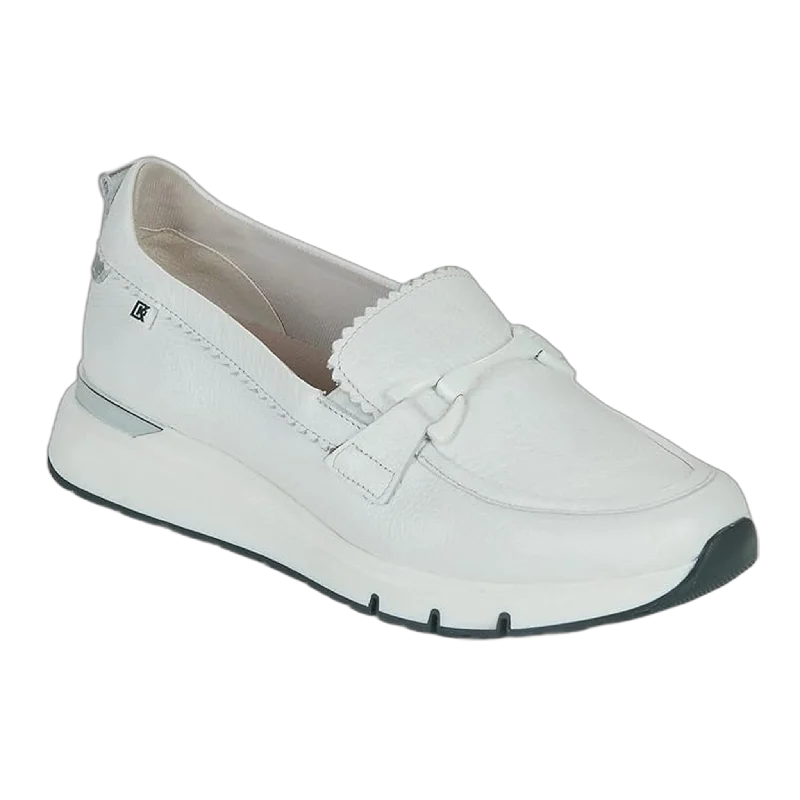 Men's sandals in a neutral color like black or brownSerena Loafer D9047