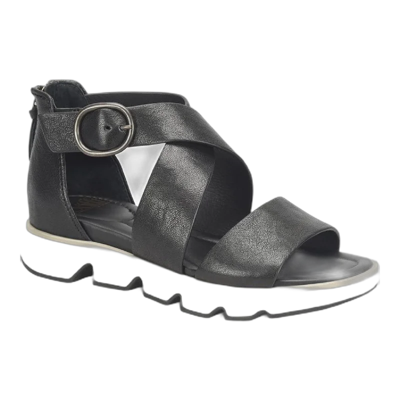 Men's leather sandals with an adjustable strapMackenna