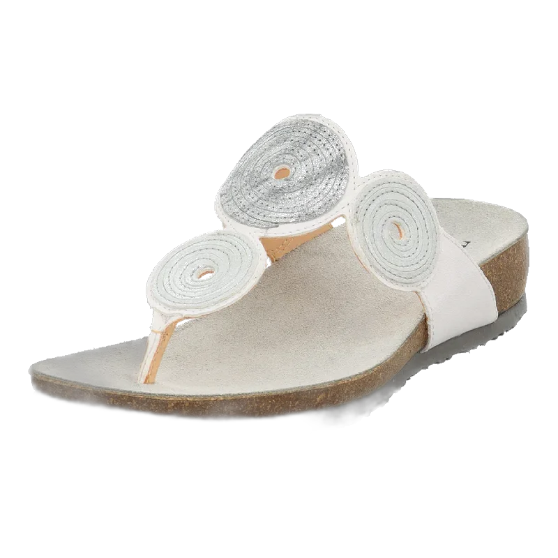 Men's sandals in a neutral color like black or brownJulia Coin