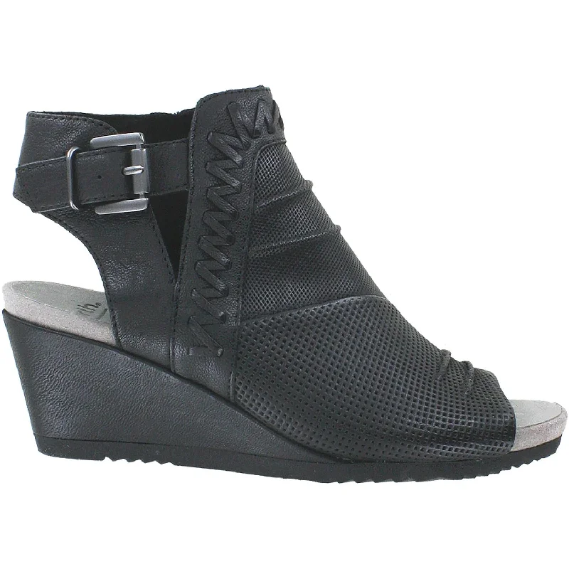 Waterproof men's sandals for water activitiesWomen's Earth Bonaire Black Leather