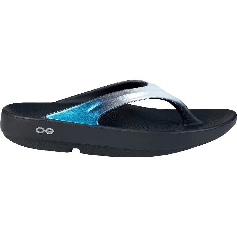 Men's leather sandals with an adjustable strapWomen's OOFOS OOlala Luxe Frost Synthetic