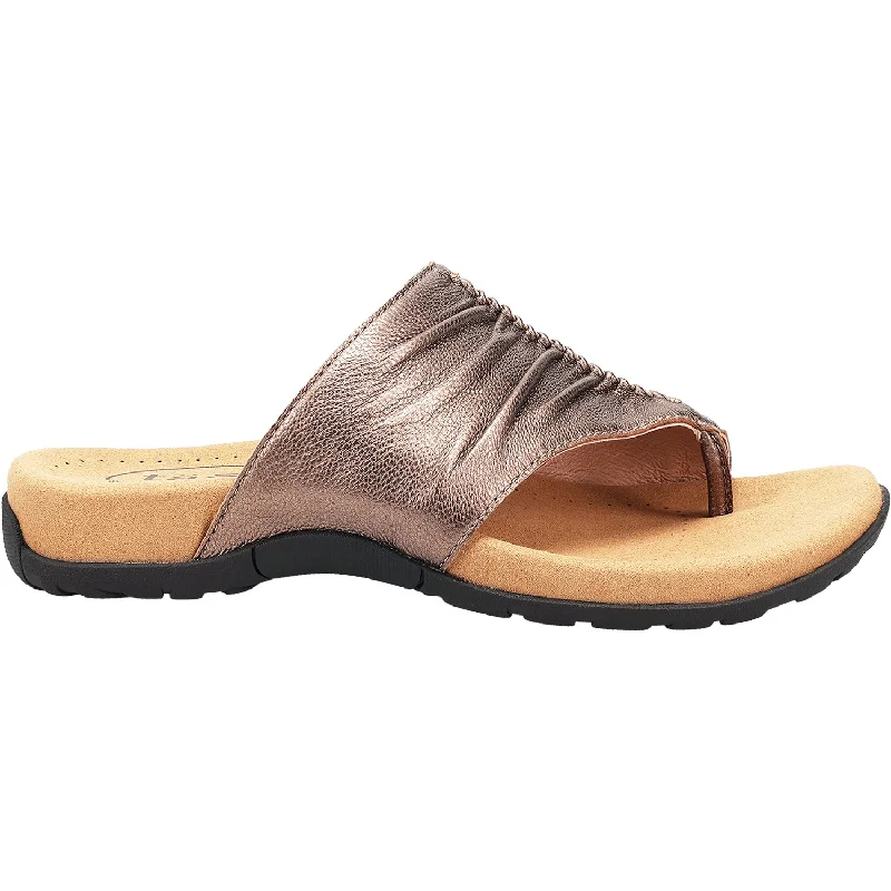 Men's sandals with a toe post designWomen's Taos Gift 2 Cocoa Metallic Leather