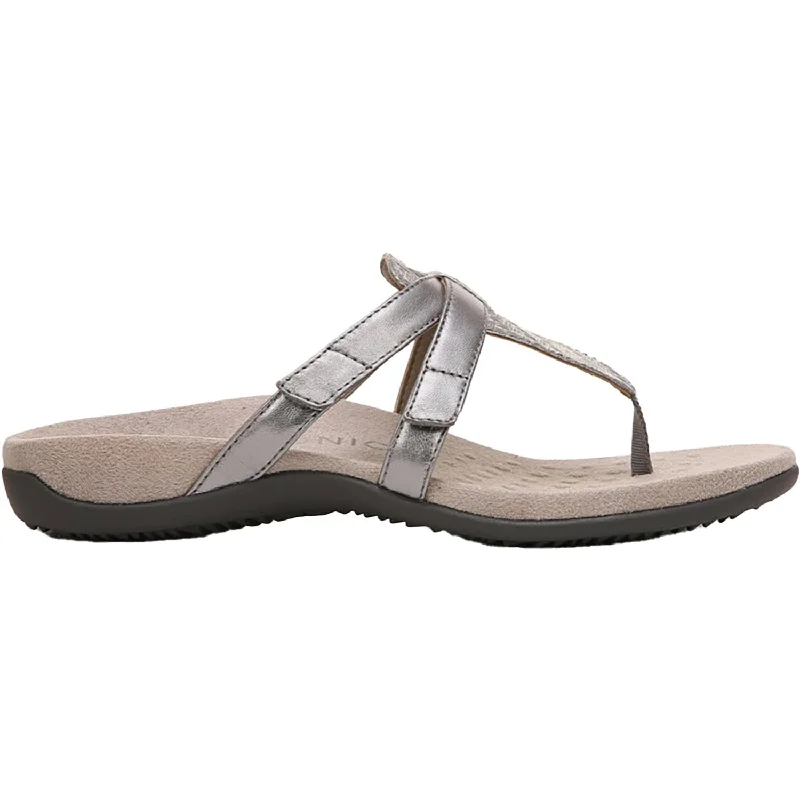 Men's sandals with a contrast stitching detailWomen's Vionic Karley Silver Leather