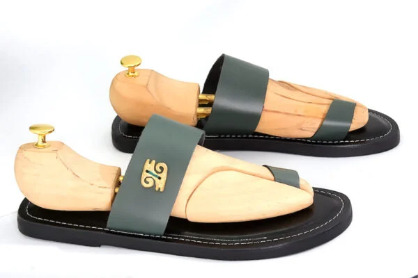 Flip - flop style men's sandals for beach wearMaputo Slippers in new style