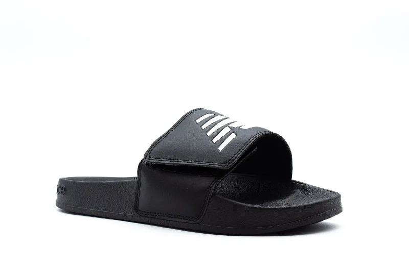 Men's sandals with a contrast stitching detailNEW BALANCE 200 Adjustable Slide