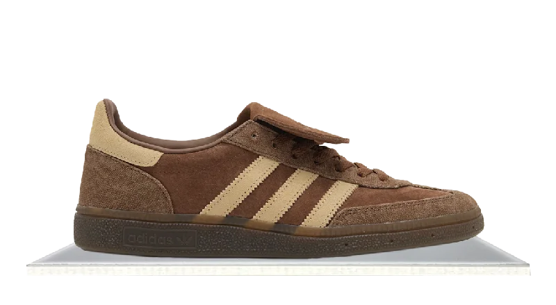 Men's neon - colored sneakers for a bold statementAdidas Handball Spezial Size? Exclusive Brown Men's neon - colored sneakers for a bold statementAdidas Handball Spezial Size? Exclusive Brown