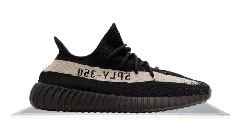 Men's athletic sneakers with a quick - dry liningYeezy Boost 350 V2 Oreo