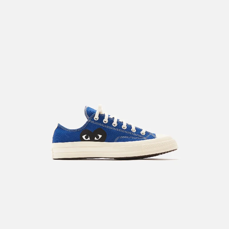Men's fashion - forward sneakers with a unique tongue designCDG Pocket x Converse Chuck 70 - Ox Blue Quartz Men's fashion - forward sneakers with a unique tongue designCDG Pocket x Converse Chuck 70 - Ox Blue Quartz