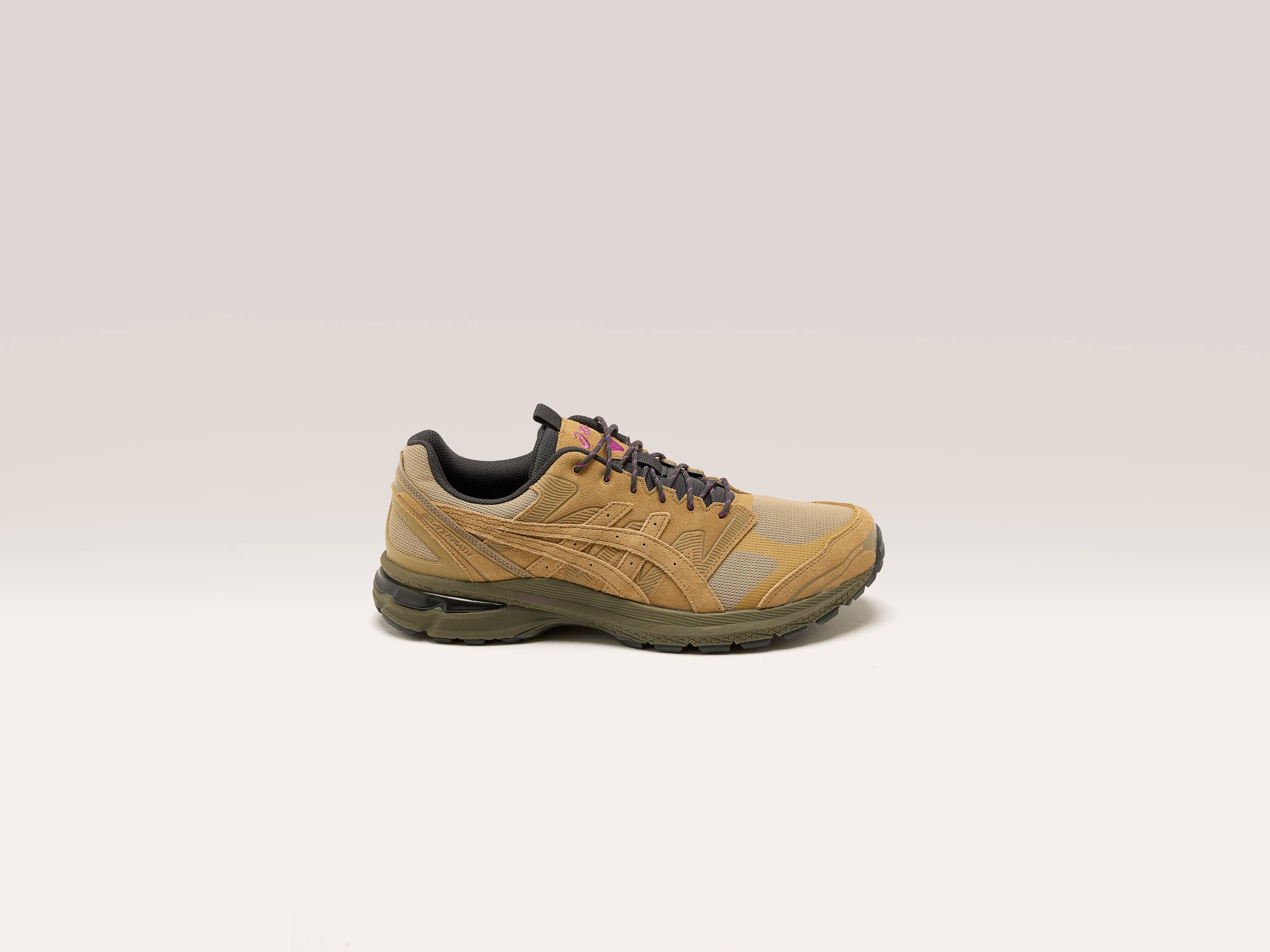 Men's chunky - sole sneakers for a trendy lookGel-Terrain For Men (242 / M / BROWN) Men's chunky - sole sneakers for a trendy lookGel-Terrain For Men (242 / M / BROWN)