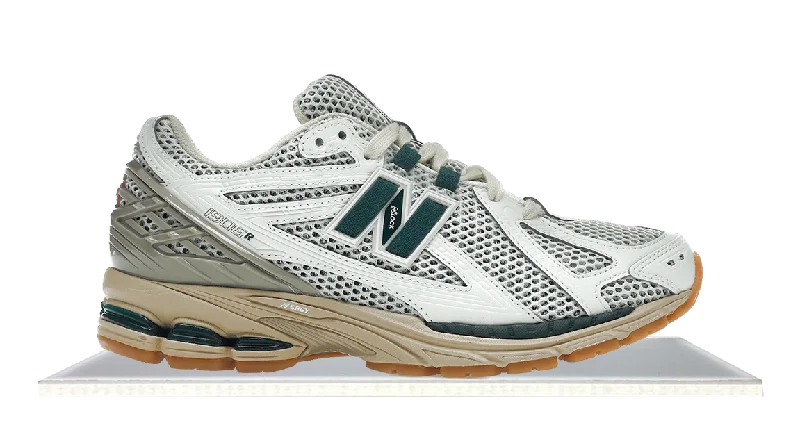 Men's lightweight training sneakers for CrossFit workoutsNew Balance 1906R White Green Cream Men's lightweight training sneakers for CrossFit workoutsNew Balance 1906R White Green Cream