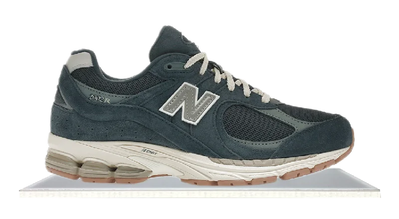 Men's classic - style sneakers with a modern twistNew Balance 2002R Deep Ocean