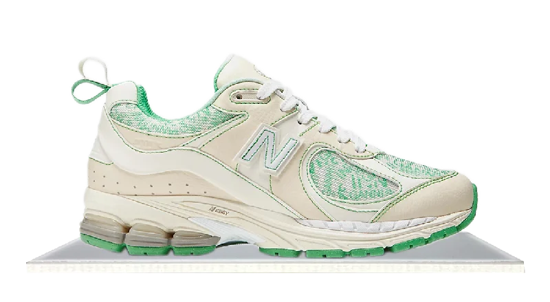 Men's wide - width sneakers for a comfortable fitNew Balance 2002R Ganni Green Turtledove Men's wide - width sneakers for a comfortable fitNew Balance 2002R Ganni Green Turtledove