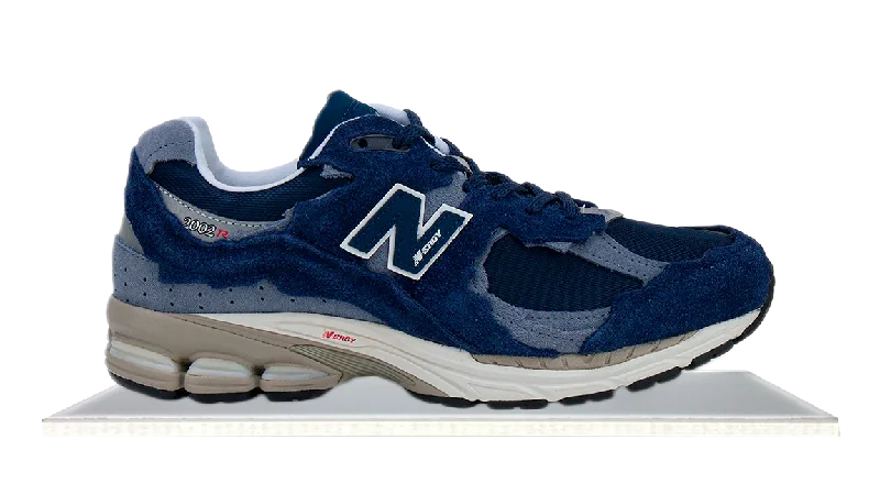 Men's chunky - sole sneakers for a trendy lookNew Balance 2002R Protection Pack Navy Grey