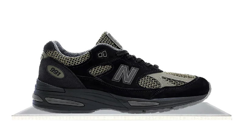 Men's slip - on sneakers with elastic side panelsNew Balance 991v2 MiUK Stone Island Black