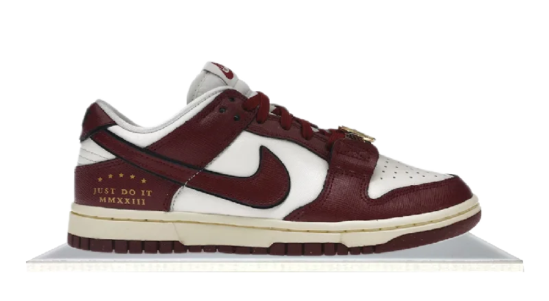 Men's vegan leather sneakers for an eco - friendly optionDunk Low "Just Do It" Sail Team Red Men's vegan leather sneakers for an eco - friendly optionDunk Low "Just Do It" Sail Team Red