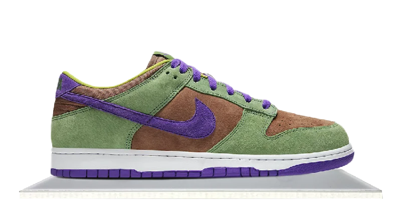 Men's camo - print sneakers for an edgy styleDunk Low Veneer