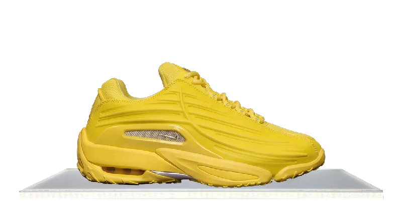 Men's retro - style sneakers inspired by the 80sNike Hot Step 2 Drake NOCTA Opti Yellow Men's retro - style sneakers inspired by the 80sNike Hot Step 2 Drake NOCTA Opti Yellow