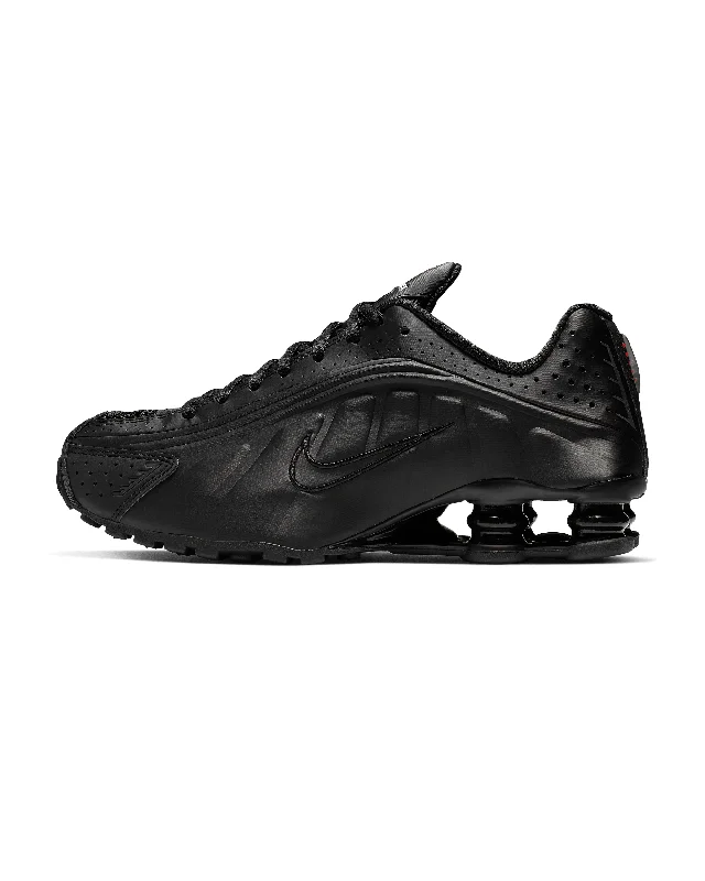 Men's performance - driven running sneakers for marathonsShox R4 - Black / Black / Max Orange Men's performance - driven running sneakers for marathonsShox R4 - Black / Black / Max Orange