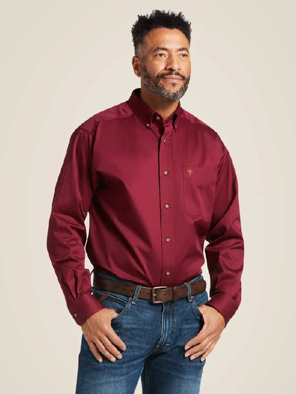 Men's western boots with a silver - toned hardware and accentsAriat 10012635 Mens Solid Twill Classic Fit Shirt Burgundy Men's western boots with a silver - toned hardware and accentsAriat 10012635 Mens Solid Twill Classic Fit Shirt Burgundy