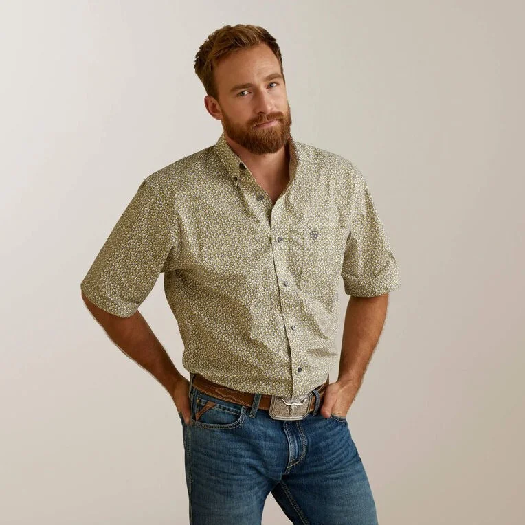 Men's western boots with a leather sole and a heel guardAriat Men's Axton S/S Classic Fit Western Button Down Shirt Men's western boots with a leather sole and a heel guardAriat Men's Axton S/S Classic Fit Western Button Down Shirt