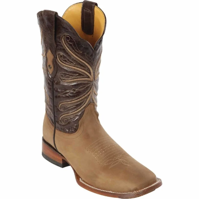 Men's western boots with a traditional western boot silhouette and a polished shineMen's Quincy Wide Square Toe Boot Q822A6231 Men's western boots with a traditional western boot silhouette and a polished shineMen's Quincy Wide Square Toe Boot Q822A6231