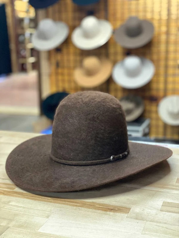 Men's western boots with a scalloped edge and a pull - on strapRodeo King | 10X Chocolate Grizzly Felt Cowboy Hat Men's western boots with a scalloped edge and a pull - on strapRodeo King | 10X Chocolate Grizzly Felt Cowboy Hat