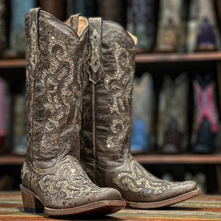 Men's western boots with a scalloped edge and a pull - on strapTanner Mark Women's 'Mae' Leather Square Toe Boots Mocha TML43231 Men's western boots with a scalloped edge and a pull - on strapTanner Mark Women's 'Mae' Leather Square Toe Boots Mocha TML43231