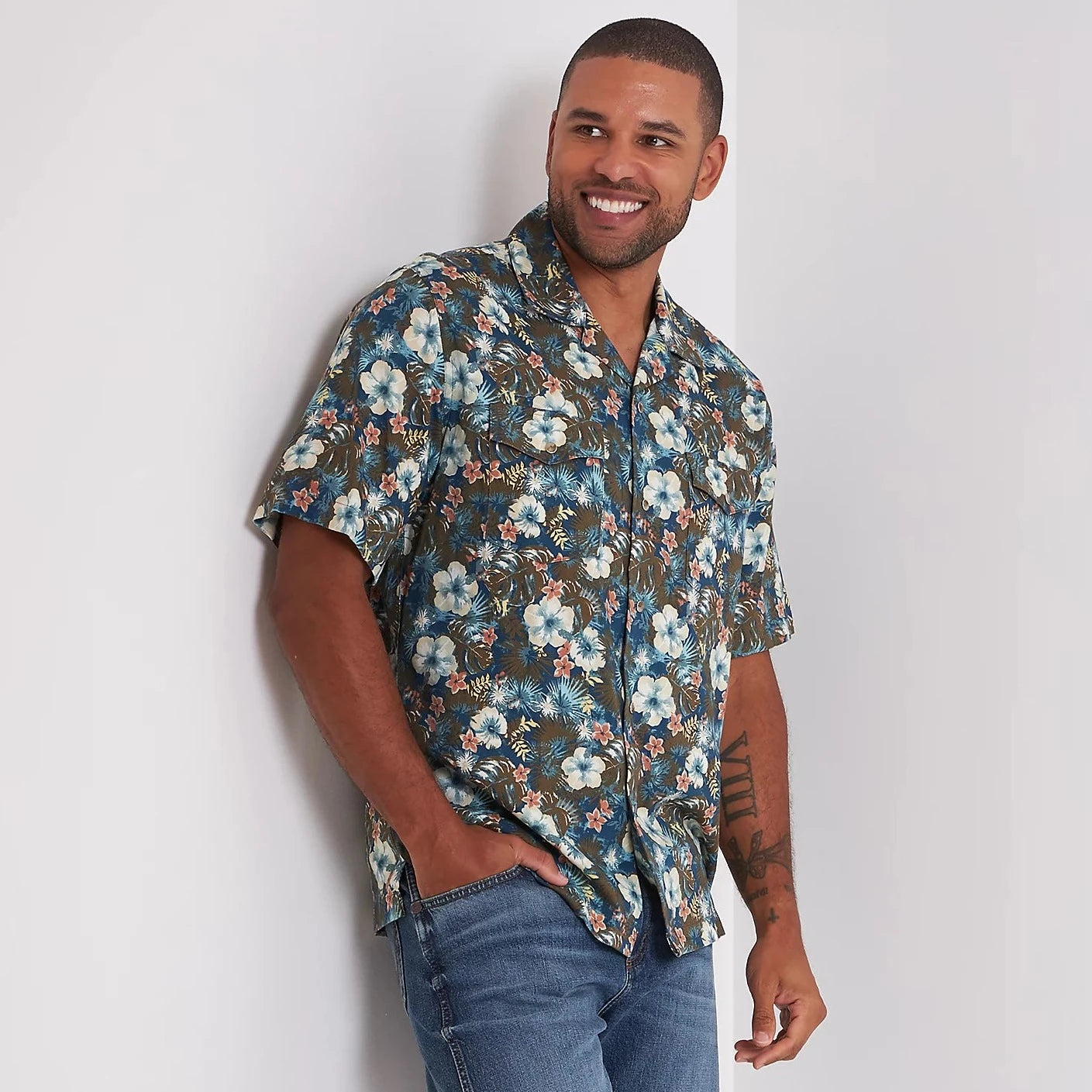 Men's western boots with a traditional western boot silhouette and a polished shineWrangler Men's Coconut Cowboy Short Sleeve Camp Shirt-Tropical Olive Men's western boots with a traditional western boot silhouette and a polished shineWrangler Men's Coconut Cowboy Short Sleeve Camp Shirt-Tropical Olive