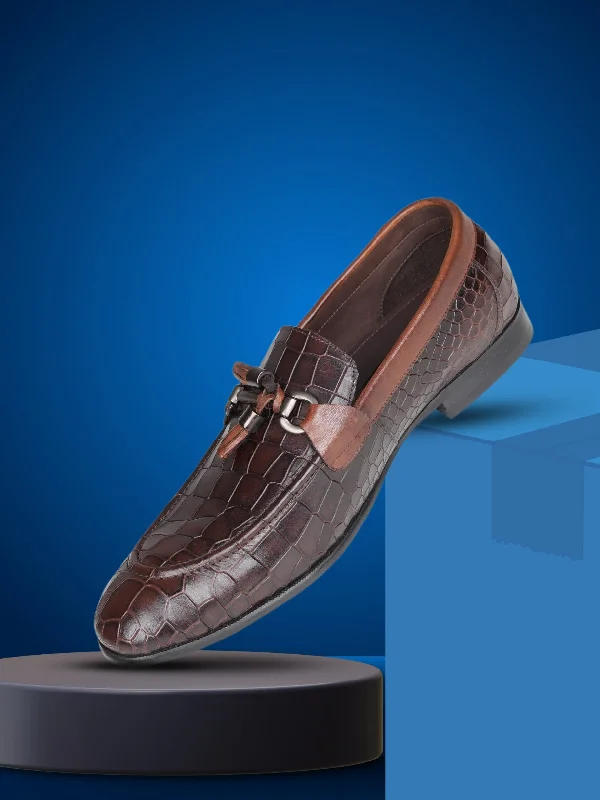 Men's casual shoes with a logo patch on the tongueEzok Leather Casual Shoes For Men Men's casual shoes with a logo patch on the tongueEzok Leather Casual Shoes For Men