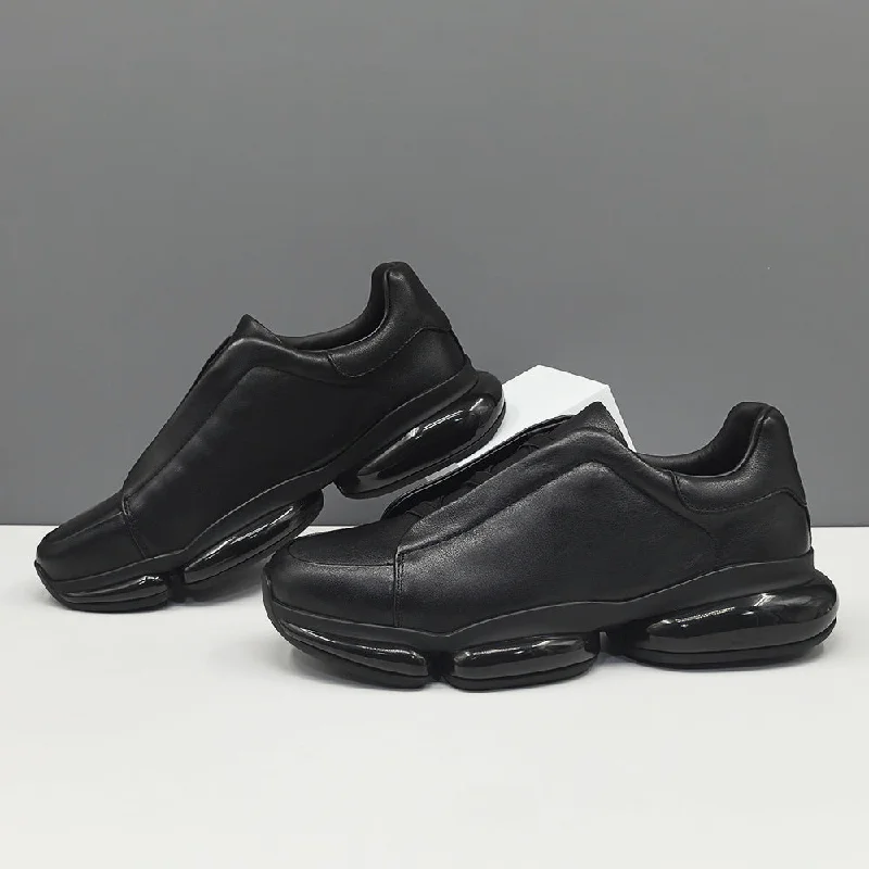 Men's casual shoes with a logo patch on the tongueMen Minimalism Solid Black Leather Casual Shoes Men's casual shoes with a logo patch on the tongueMen Minimalism Solid Black Leather Casual Shoes